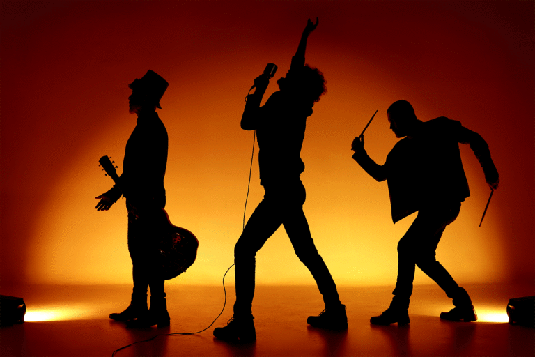 Vintage Cult:Uma banda cover com assinatura.